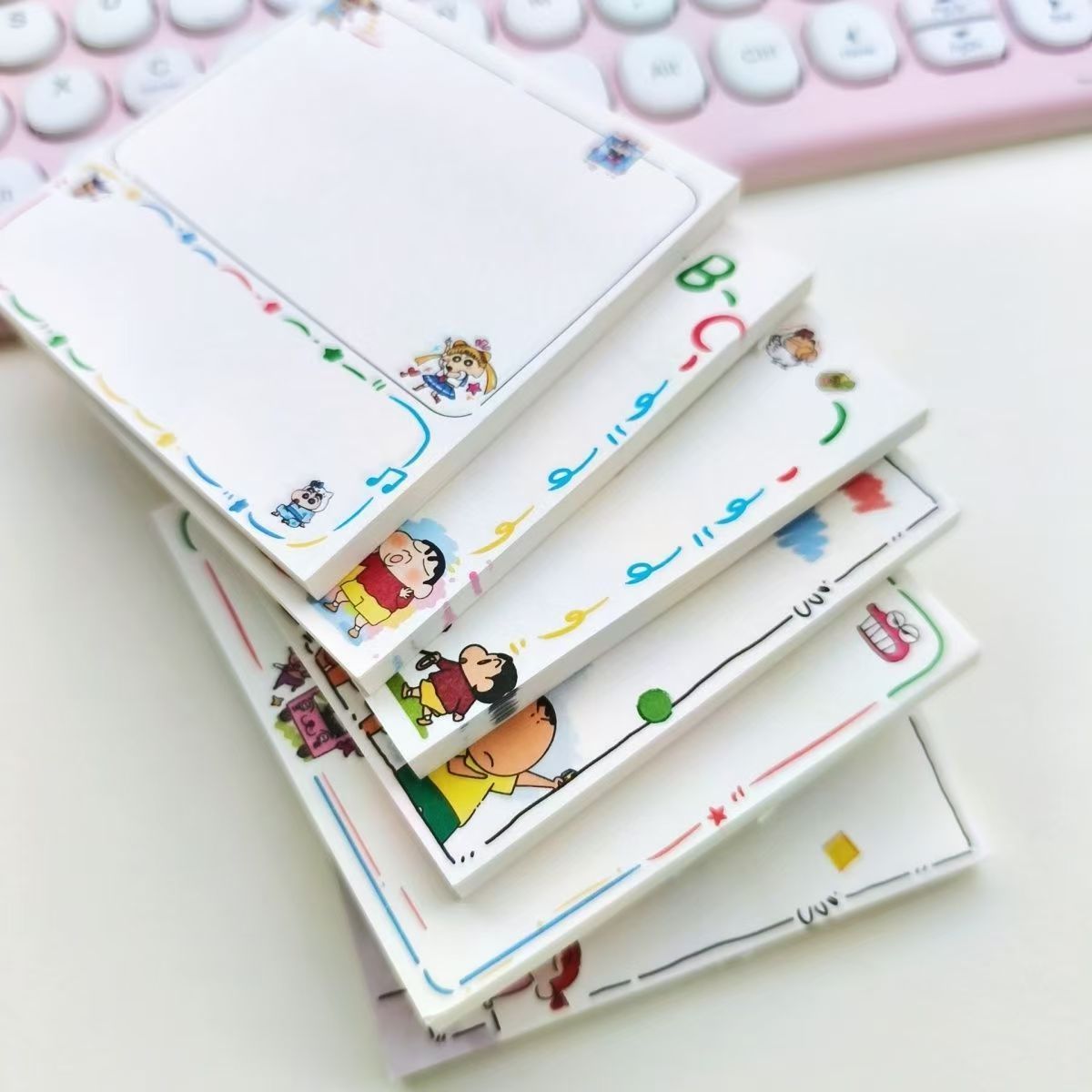 Sticky Note Dispenser - Crayon Shin-chan Quadratische Haftnotizen, Niedliche Cartoon-Selbstklebende